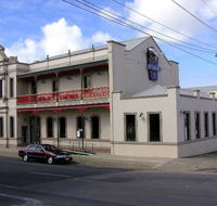 Mitchell River Tavern - Schoolies Week Accommodation