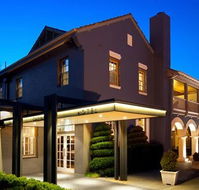 Peppers Mineral Springs Retreat - Schoolies Week Accommodation