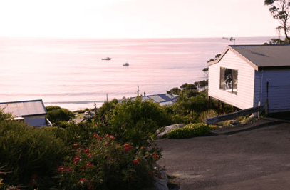 bay of Fires Character Cottage - Schoolies Week Accommodation