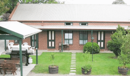 Mansfield Travellers Lodge - Schoolies Week Accommodation