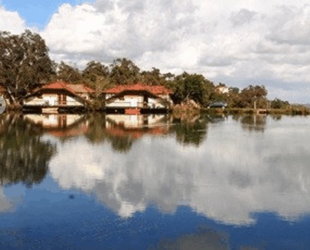 Lakeside Country Resort - Schoolies Week Accommodation