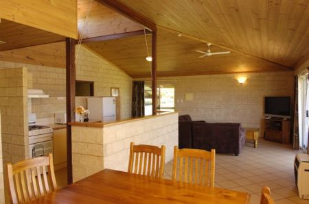 Discovery Holiday Parks - Koombana Bay - Schoolies Week Accommodation 1