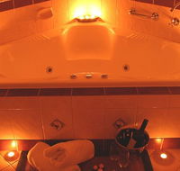 Anglesea Overboard Seaside Cottage - Schoolies Week Accommodation