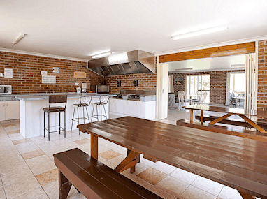 Riverbreeze Tourist Park - Schoolies Week Accommodation