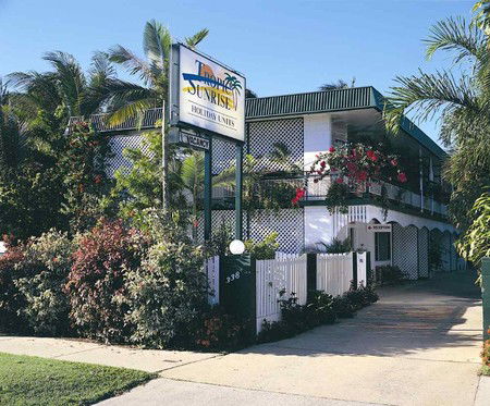 Tropic Sunrise Holiday Units - Schoolies Week Accommodation 0