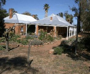 Avondale Discovery Farm - Schoolies Week Accommodation