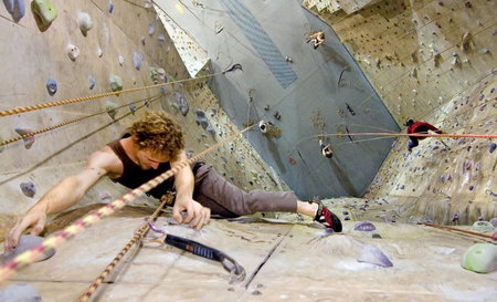 Cliffhanger Climbing Gym - Schoolies Week Accommodation 2
