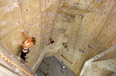 Cliffhanger Climbing Gym - Schoolies Week Accommodation 3