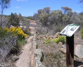 Christmas Rock Walk - Schoolies Week Accommodation 0