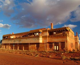  Schoolies Week Accommodation