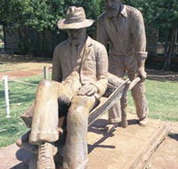 Russian Jack Memorial - Schoolies Week Accommodation