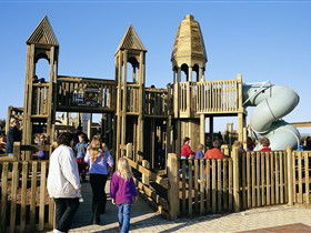  Schoolies Week Accommodation