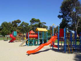 Victoria Square, Kadina - Schoolies Week Accommodation 0