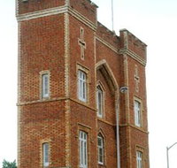Barracks Archway - Schoolies Week Accommodation