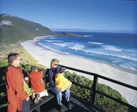 Conspicuous Beach - Schoolies Week Accommodation 0