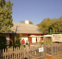 Morby Cottage - Schoolies Week Accommodation