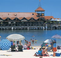 Sorrento Quay - Schoolies Week Accommodation