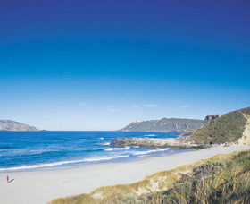 Mandalay Beach - Schoolies Week Accommodation 0
