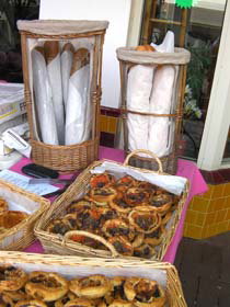 Kalamunda Farmers Market - Schoolies Week Accommodation 0