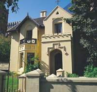 The Deanery - Schoolies Week Accommodation