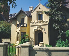 The Deanery - Schoolies Week Accommodation 0