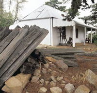 Elverd Cottage - Schoolies Week Accommodation