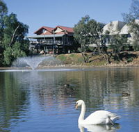 White Swans - Schoolies Week Accommodation