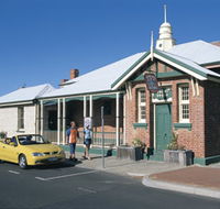 Old Court House Complex - Schoolies Week Accommodation