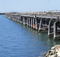 Old Timber Jetty - Schoolies Week Accommodation