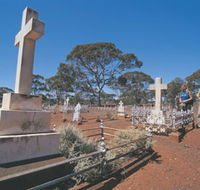 Old Pioneer Cemetery Coolgardie - Schoolies Week Accommodation