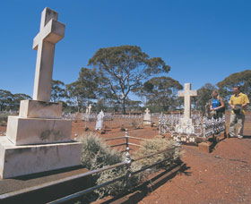 Old Pioneer Cemetery Coolgardie - Schoolies Week Accommodation 0