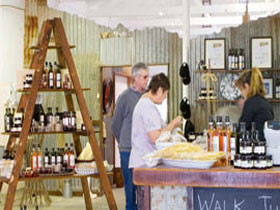Woodside Cheese Wrights - Schoolies Week Accommodation 0