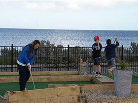 Port Vincent Putt Putt - Schoolies Week Accommodation 0