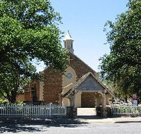 St George Church and Cemetery Tours - Schoolies Week Accommodation
