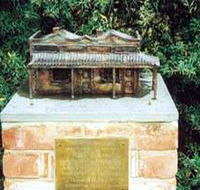Sculpture Of Beetaloo Reservoir Hotel - Schoolies Week Accommodation