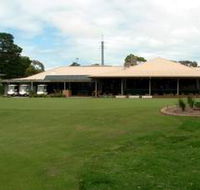 Thaxted Park Golf Club - Schoolies Week Accommodation