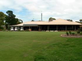 Thaxted Park Golf Club - Schoolies Week Accommodation 0