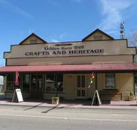 Dolly's Golden Raintree Craft and Heritage Centre - Schoolies Week Accommodation