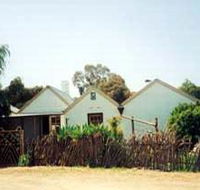 Miners Cottage And Garden - Schoolies Week Accommodation