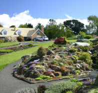 Kaydale Lodge Gardens - Schoolies Week Accommodation