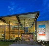 UQ University Art Museum - Schoolies Week Accommodation