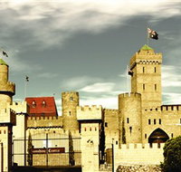 Sunshine Castle Bli Bli - Schoolies Week Accommodation