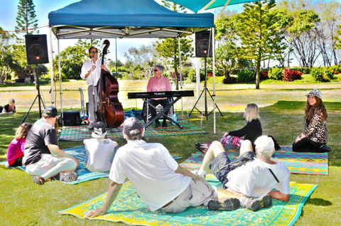 Burleigh Heads Markets - Schoolies Week Accommodation 8