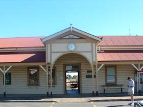 Maryborough Railway Station - Schoolies Week Accommodation 0