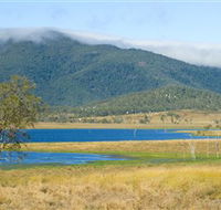 Lake Elphinstone - Schoolies Week Accommodation