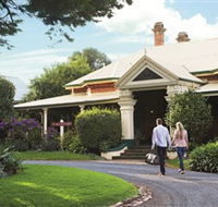 Historical Walk Through Russell Street - Schoolies Week Accommodation