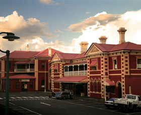 Historic Walk Through Mort Estate - Schoolies Week Accommodation 0