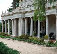 Beleura - The House  Garden - Schoolies Week Accommodation