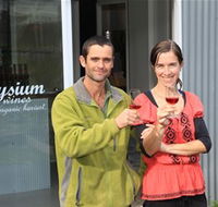 Elysium Wines - Schoolies Week Accommodation