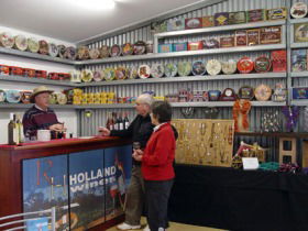 Holland Wines - Schoolies Week Accommodation 2